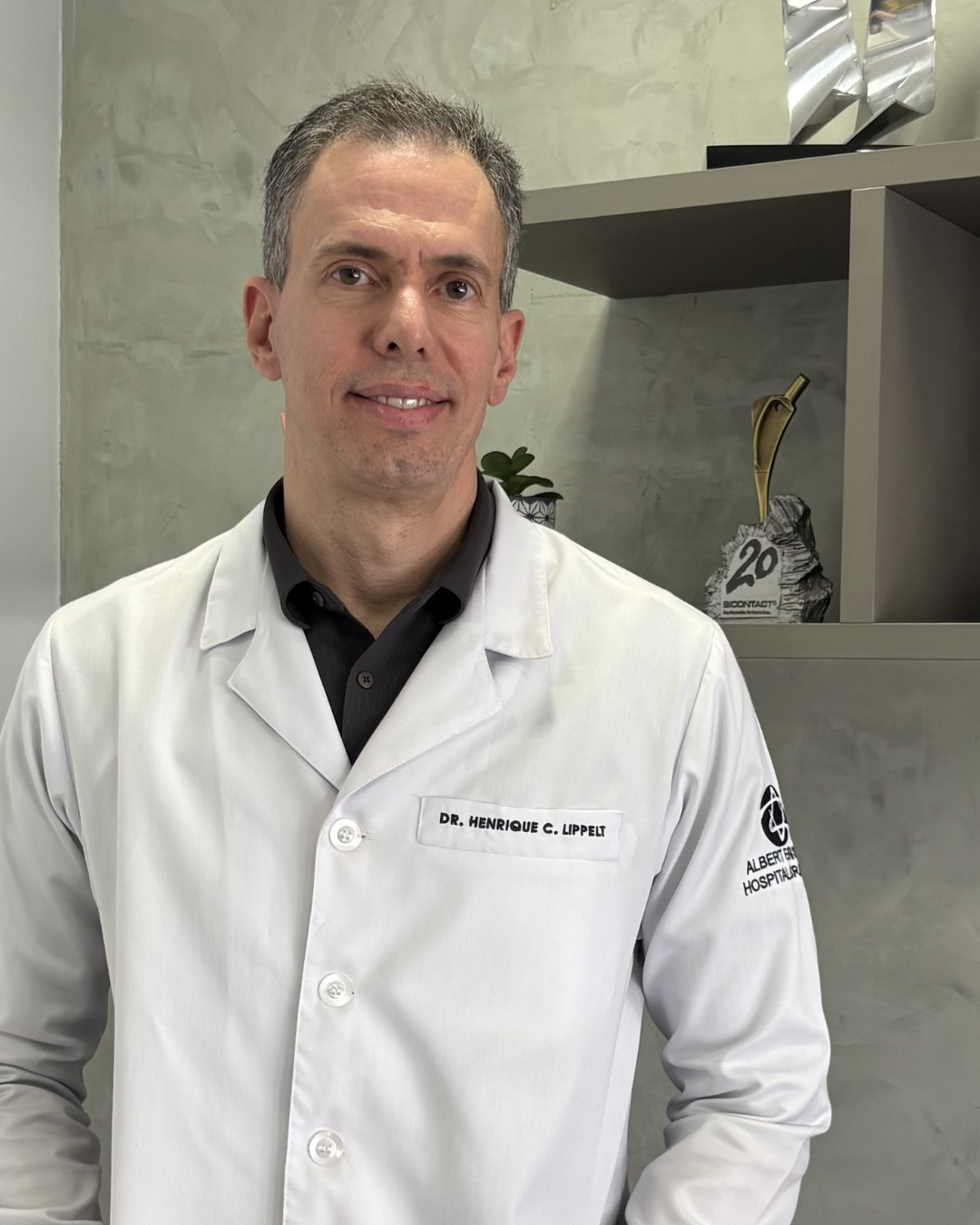 Dr. Henrique Cambraia